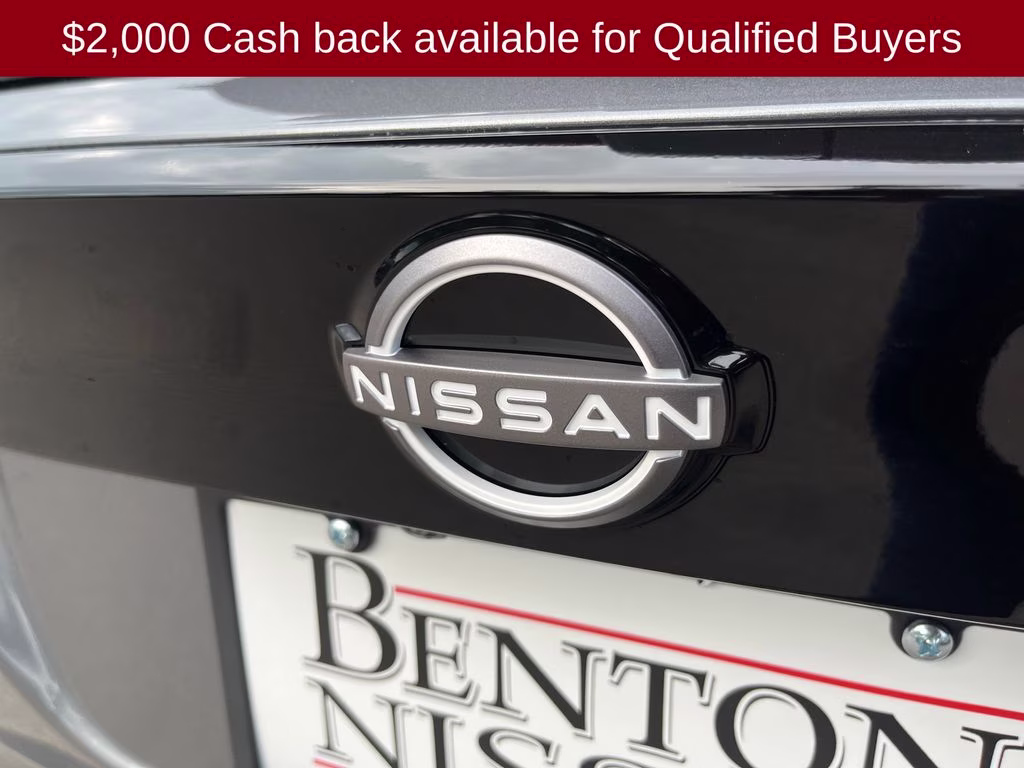 2026 Gun Metallic/Scarlet Ember Tintcoat Nissan Kicks SR FWD SUV