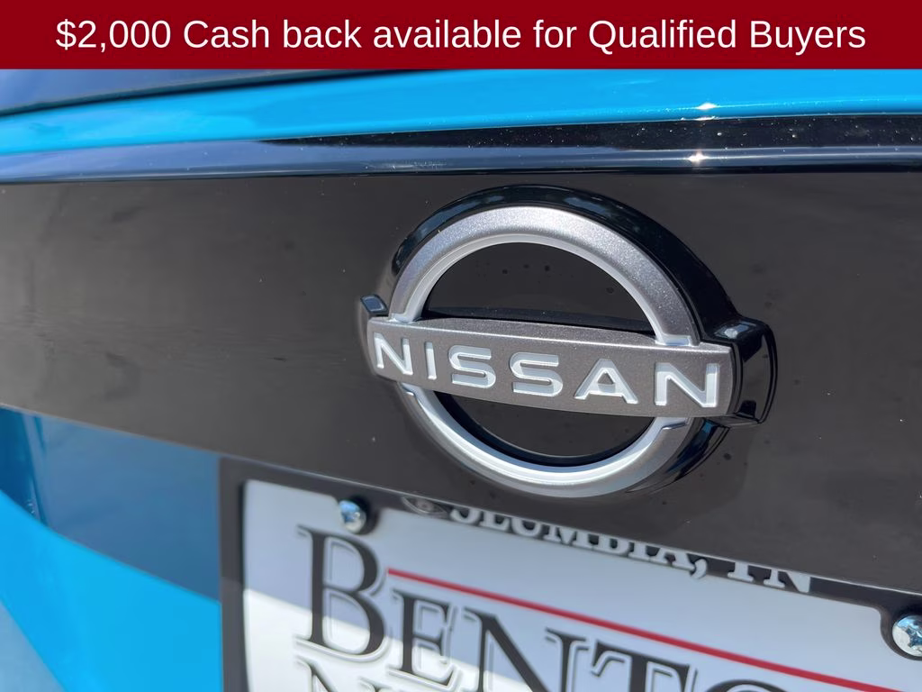2026 Arctic Ice Blue/Black Nissan Kicks SR AWD SUV