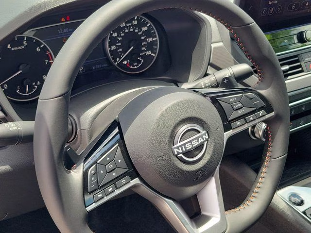 2026 Gun Metallic/Super Black Nissan Altima 2.5 SR FWD Sedan