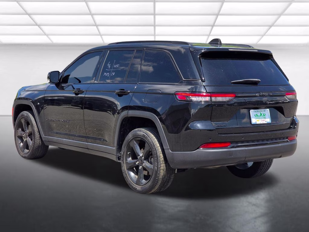 2023 Diamond Black Crystal Pearlcoat Jeep Grand Cherokee Altitude X 4X4 SUV
