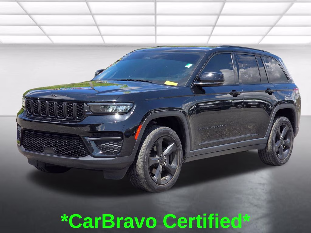 2023 Diamond Black Crystal Pearlcoat Jeep Grand Cherokee Altitude X 4X4 SUV