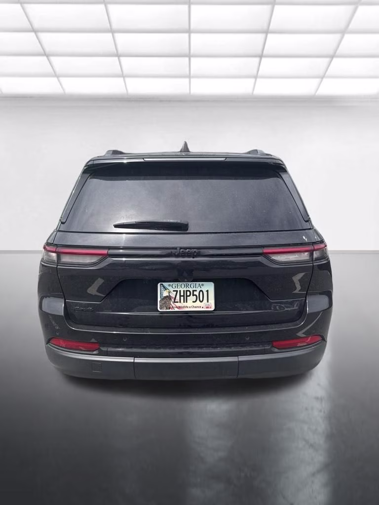 2023 Diamond Black Crystal Pearlcoat Jeep Grand Cherokee Altitude X 4X4 SUV