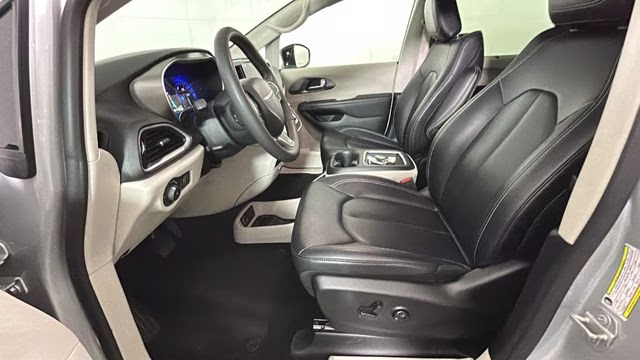 2024 Silver Mist Clearcoat Chrysler Pacifica Touring L FWD Van