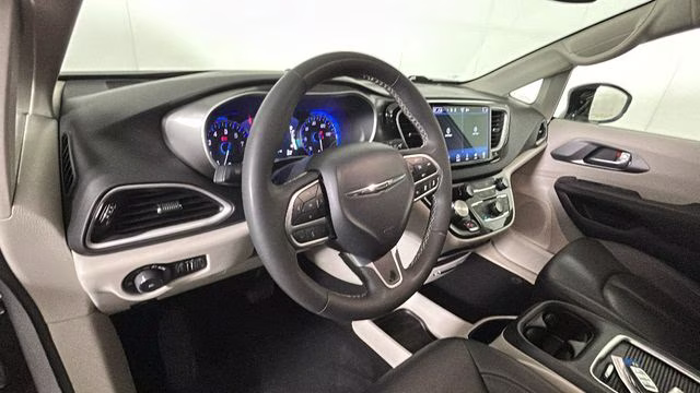 2024 Silver Mist Clearcoat Chrysler Pacifica Touring L FWD Van