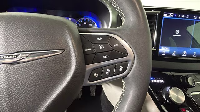 2024 Silver Mist Clearcoat Chrysler Pacifica Touring L FWD Van