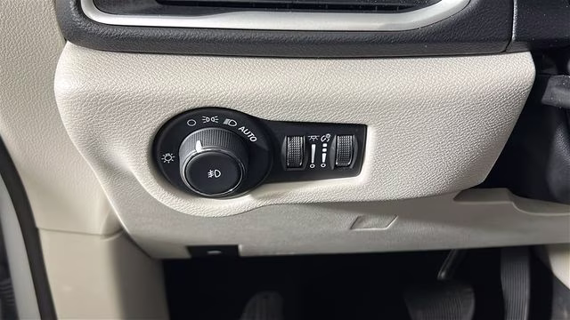 2024 Silver Mist Clearcoat Chrysler Pacifica Touring L FWD Van