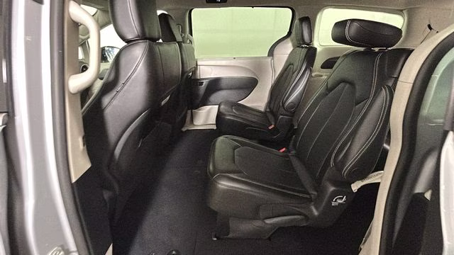 2024 Silver Mist Clearcoat Chrysler Pacifica Touring L FWD Van