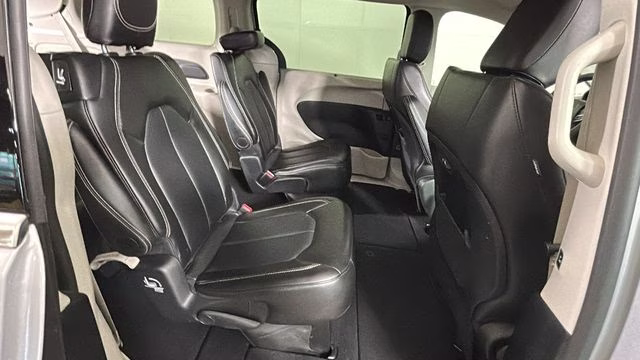 2024 Silver Mist Clearcoat Chrysler Pacifica Touring L FWD Van