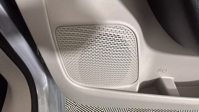 2024 Silver Mist Clearcoat Chrysler Pacifica Touring L FWD Van