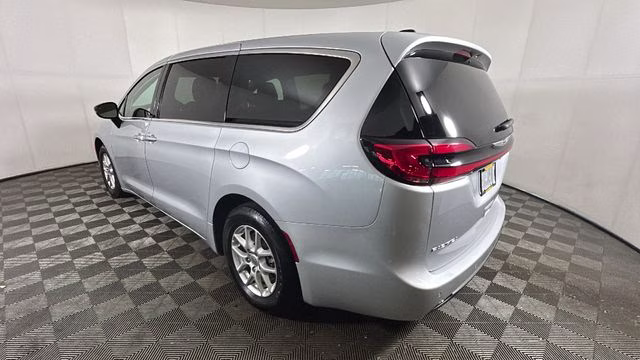 2024 Silver Mist Clearcoat Chrysler Pacifica Touring L FWD Van