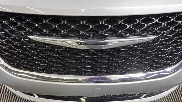 2024 Silver Mist Clearcoat Chrysler Pacifica Touring L FWD Van