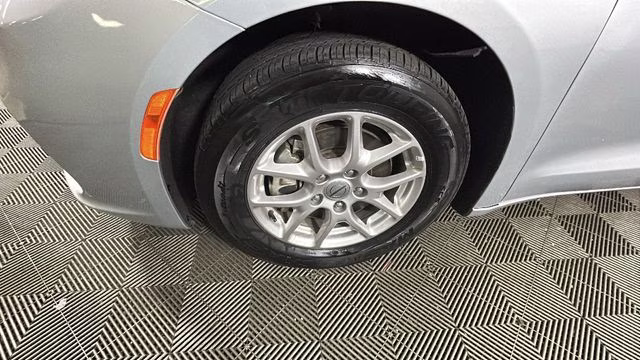 2024 Silver Mist Clearcoat Chrysler Pacifica Touring L FWD Van