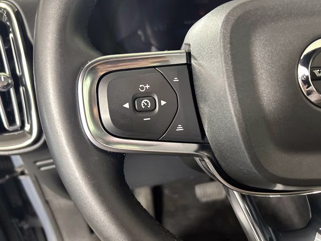 2023 Thunder Gray Metallic Volvo C40 Recharge Pure Electric Twin Plus AWD SUV