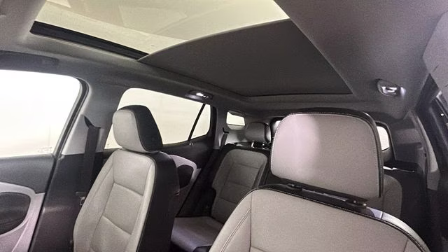 2022 White Frost Tricoat GMC Terrain SLT FWD SUV