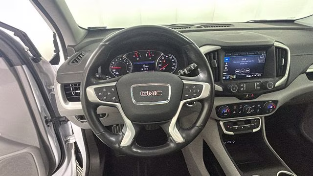 2022 White Frost Tricoat GMC Terrain SLT FWD SUV