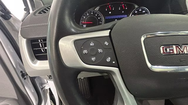 2022 White Frost Tricoat GMC Terrain SLT FWD SUV