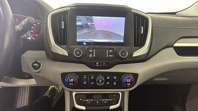 2022 White Frost Tricoat GMC Terrain SLT FWD SUV