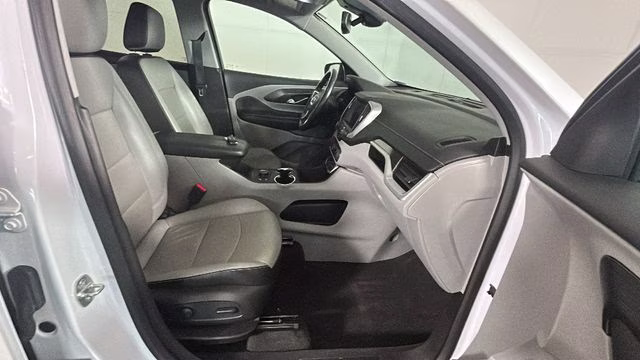 2022 White Frost Tricoat GMC Terrain SLT FWD SUV