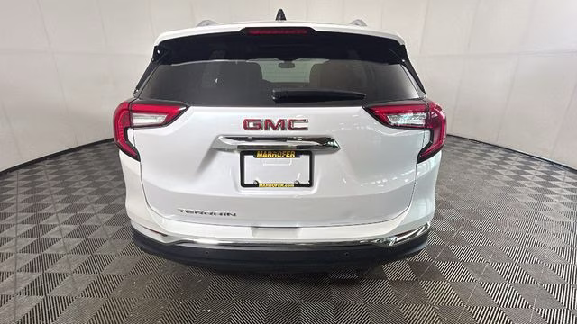 2022 White Frost Tricoat GMC Terrain SLT FWD SUV