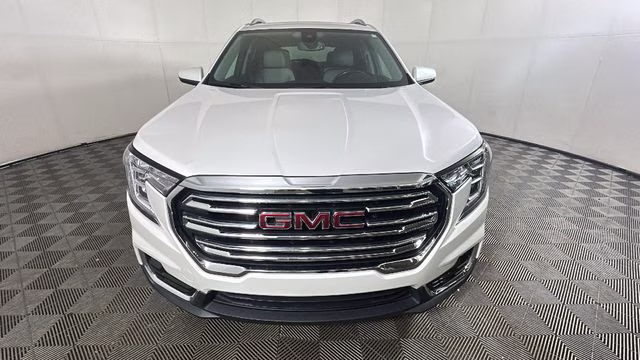 2022 White Frost Tricoat GMC Terrain SLT FWD SUV