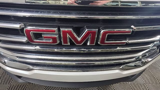 2022 White Frost Tricoat GMC Terrain SLT FWD SUV