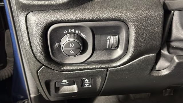 2023 Patriot Blue Pearlcoat Ram 1500 Big Horn/Lone Star 4X4 Truck