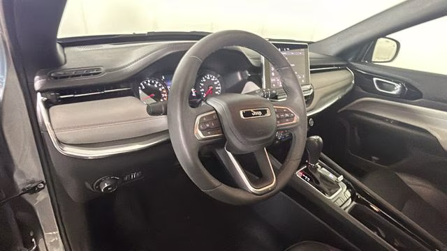 2024 Diamond Black Crystal Pearlcoat Jeep Compass Limited 4X4 SUV