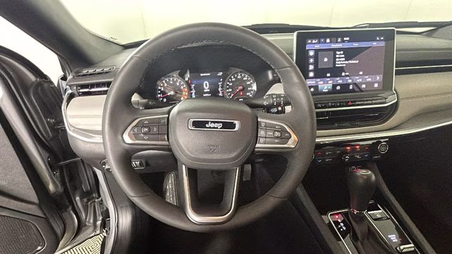 2024 Diamond Black Crystal Pearlcoat Jeep Compass Limited 4X4 SUV