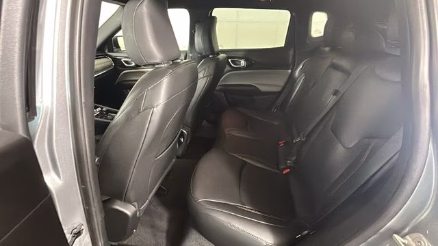 2024 Diamond Black Crystal Pearlcoat Jeep Compass Limited 4X4 SUV