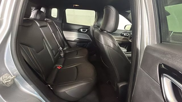 2024 Diamond Black Crystal Pearlcoat Jeep Compass Limited 4X4 SUV
