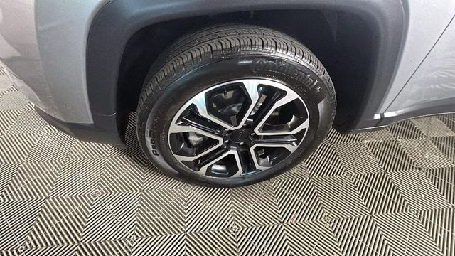 2024 Diamond Black Crystal Pearlcoat Jeep Compass Limited 4X4 SUV