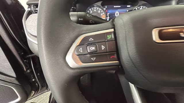 2023 Granite Crystal Metallic Clearcoat Jeep Compass Latitude Lux 4X4 SUV
