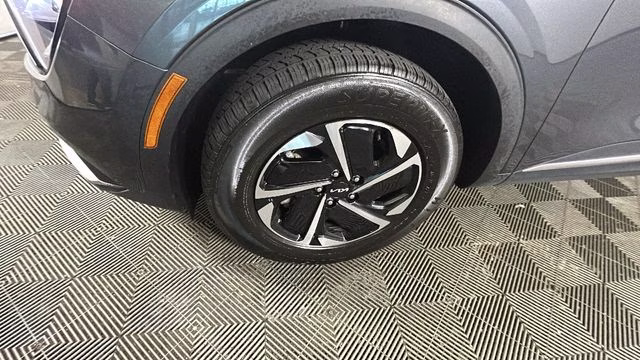 2023 Gravity Gray Kia Sportage Hybrid LX AWD SUV