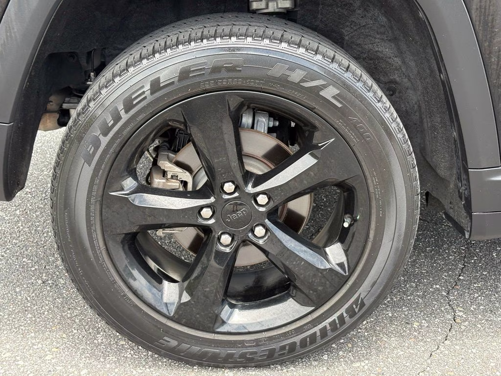 2023 Diamond Black Crystal Pearlcoat Jeep Grand Cherokee Altitude X 4X4 SUV