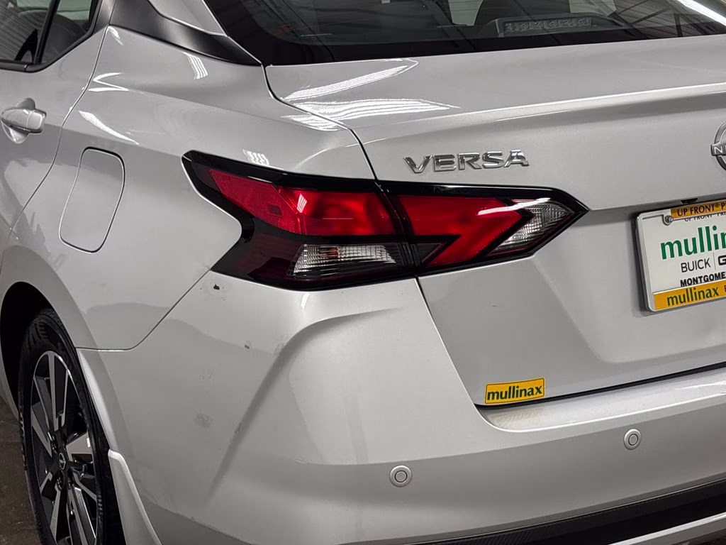 2025 Brilliant Silver Metallic Nissan Versa 1.6 SV FWD Sedan