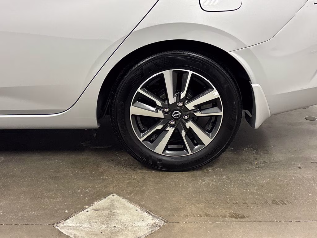 2025 Brilliant Silver Metallic Nissan Versa 1.6 SV FWD Sedan