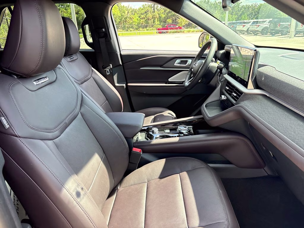 2026 Rapid Red Metallic Tinted Clearcoat Ford Explorer Platinum RWD SUV