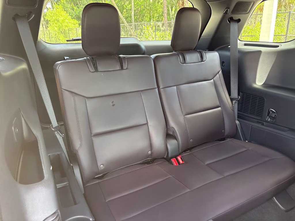 2026 Rapid Red Metallic Tinted Clearcoat Ford Explorer Platinum RWD SUV