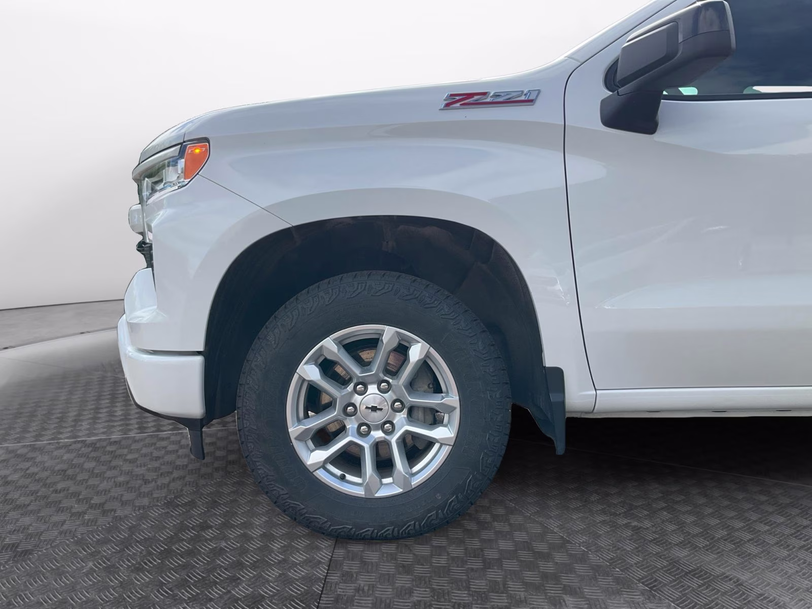 2023 Summit White Chevrolet Silverado 1500 RST 4X4 Truck