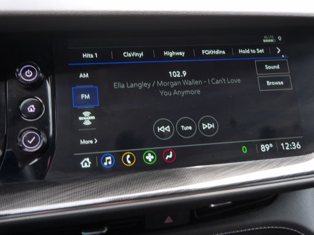 2023 Summit White Buick Envision Preferred AWD SUV