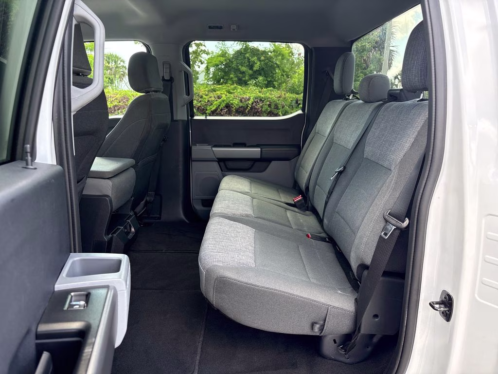 2025 Oxford White Ford Super Duty F-250 SRW XLT 4X4 Truck