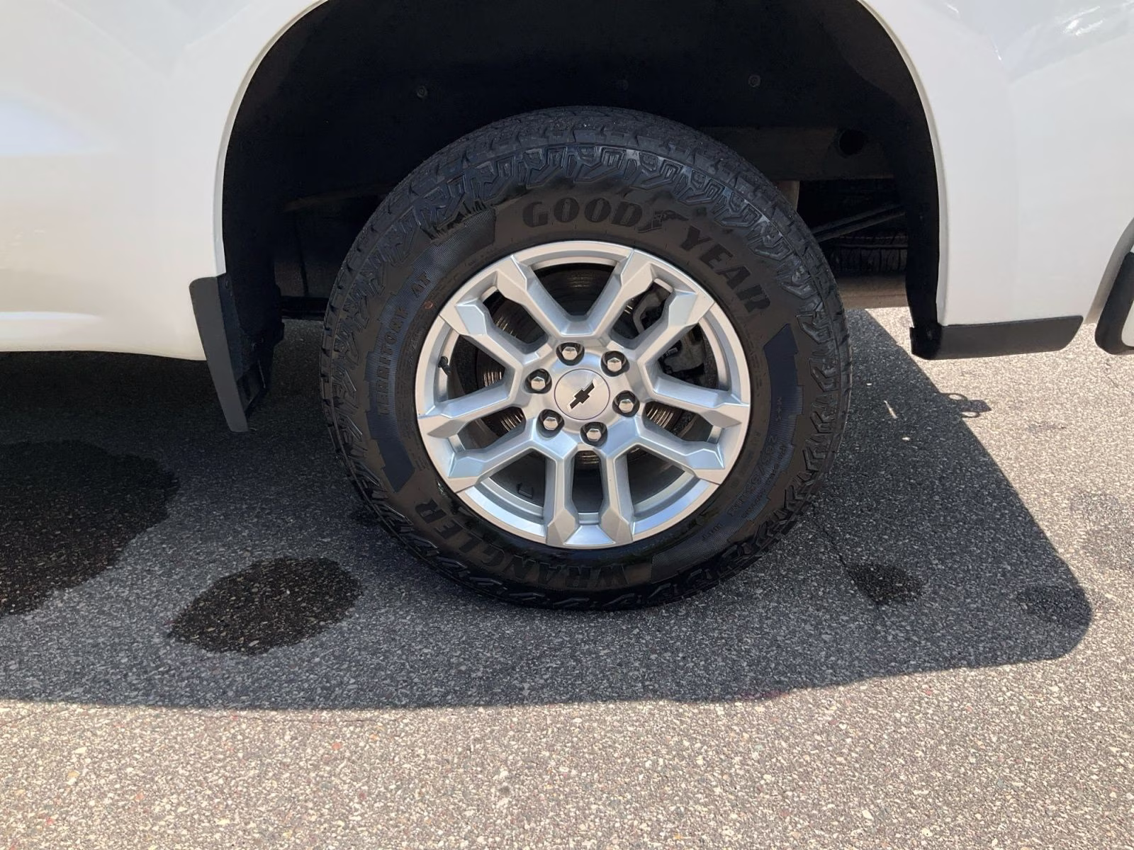 2023 Summit White Chevrolet Silverado 1500 RST 4X4 Truck