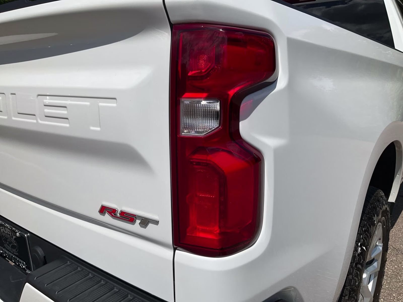 2023 Summit White Chevrolet Silverado 1500 RST 4X4 Truck