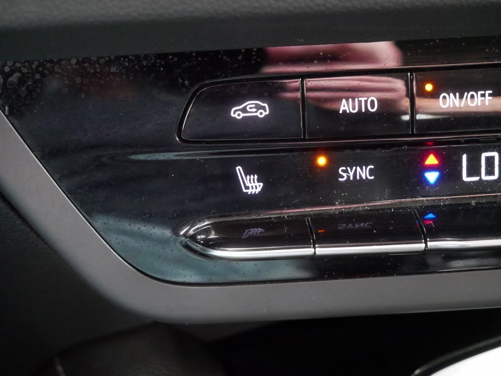 2023 Summit White Buick Envision Preferred AWD SUV