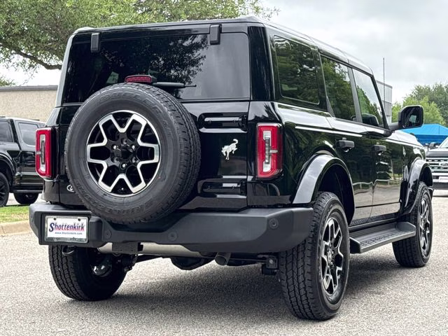2026 Shadow Black Ford Bronco Outer Banks 4X4 SUV