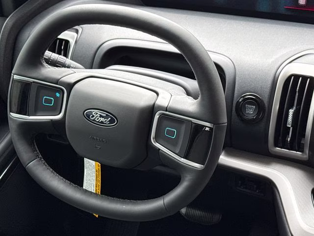 2026 White Metallic Ford Expedition Active RWD SUV