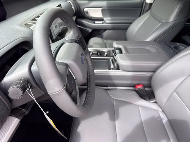 2026 White Metallic Ford Expedition Active RWD SUV