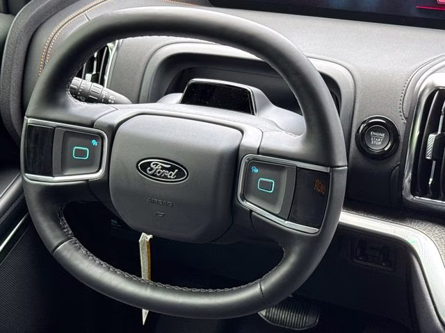 2026 White Metallic Ford Expedition Tremor 4X4 SUV