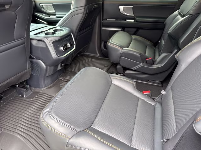 2026 White Metallic Ford Expedition Tremor 4X4 SUV