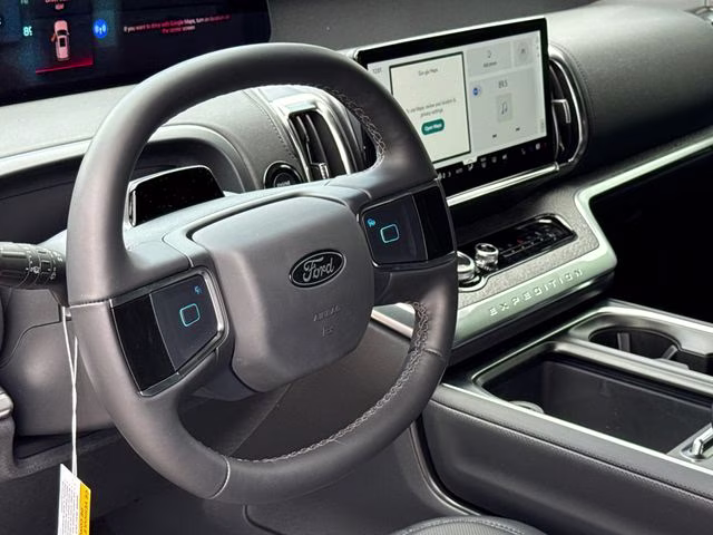 2026 White Metallic Ford Expedition Tremor 4X4 SUV